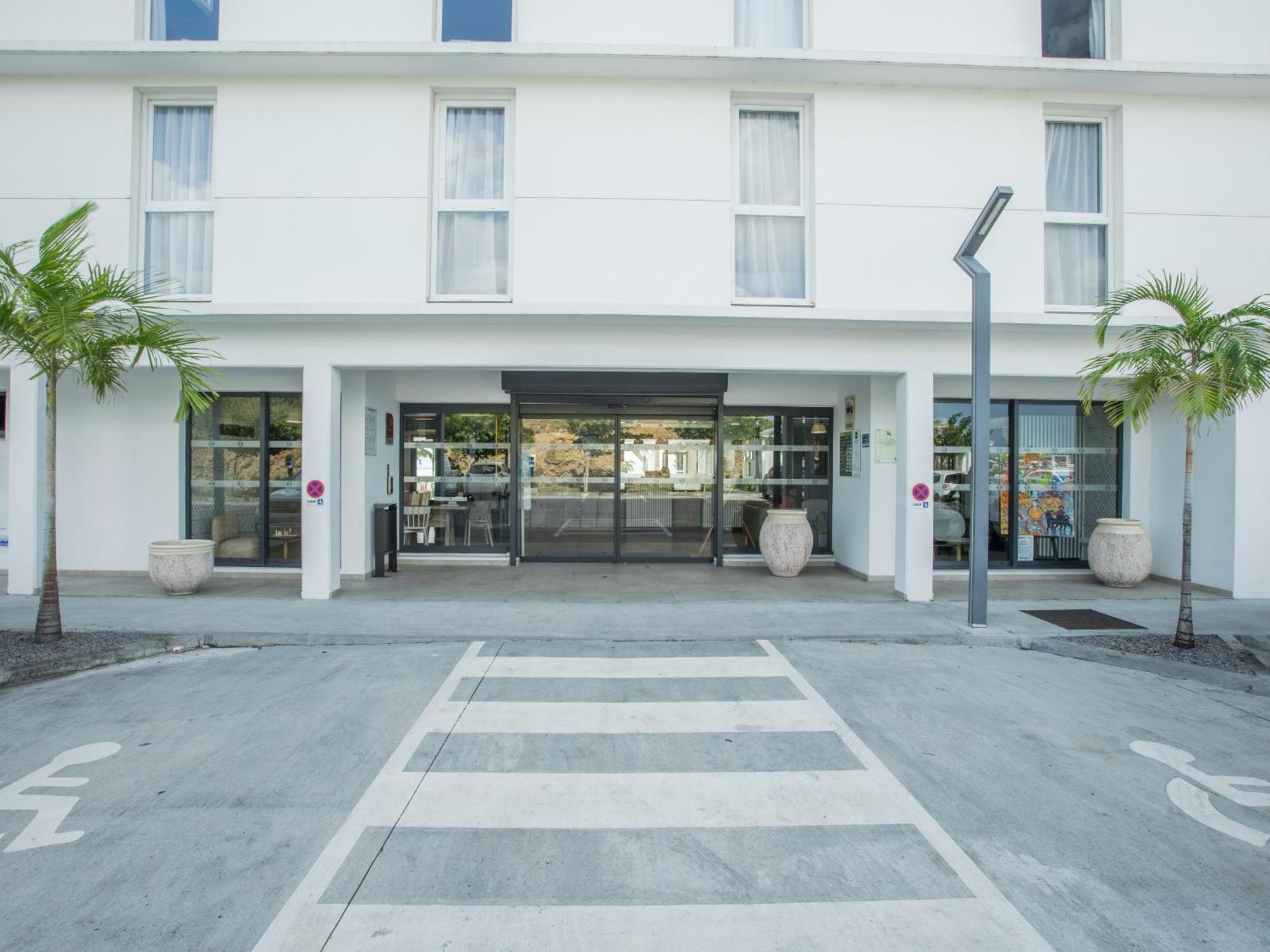 B&B Hotel Fort-De-France Dış mekan fotoğraf